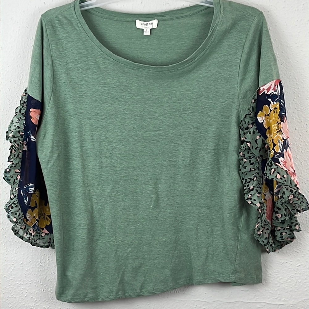 Umgee women green top size L half sleep flowers print sleeve